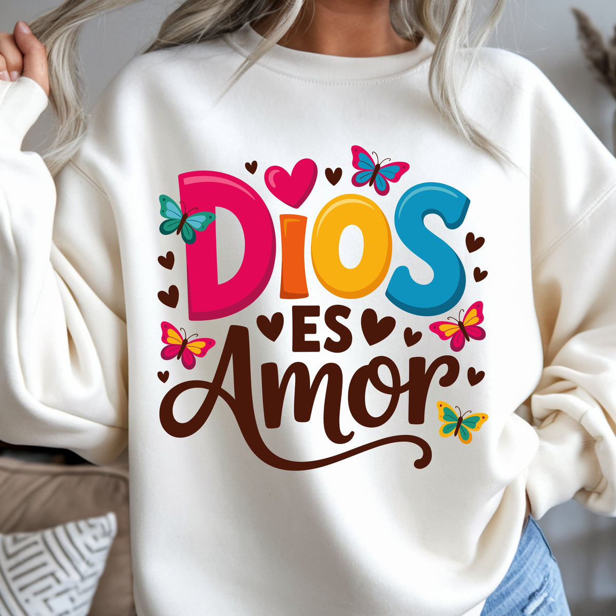 Dios Es Amor Shirt